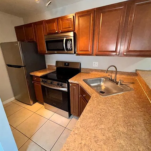 6004 Westgate Dr #104 — Photo 6