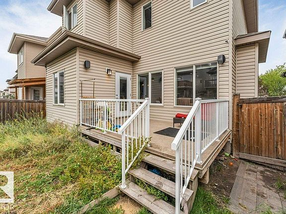 5th image of 5137 1b Ave SW