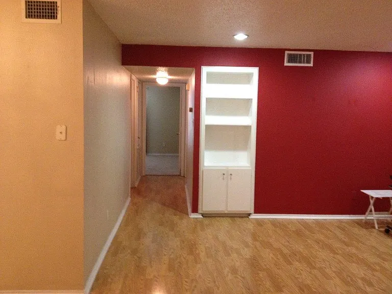 2401 Leon St #210 — Photo 7
