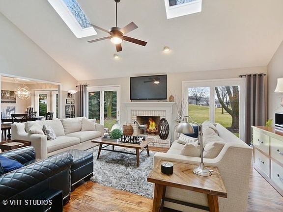 2nd image of 9 Saddlewood Ct