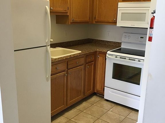 4th image of 200 W Main St APT 1