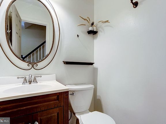 3rd image of 662 Azalea Dr Unit 4