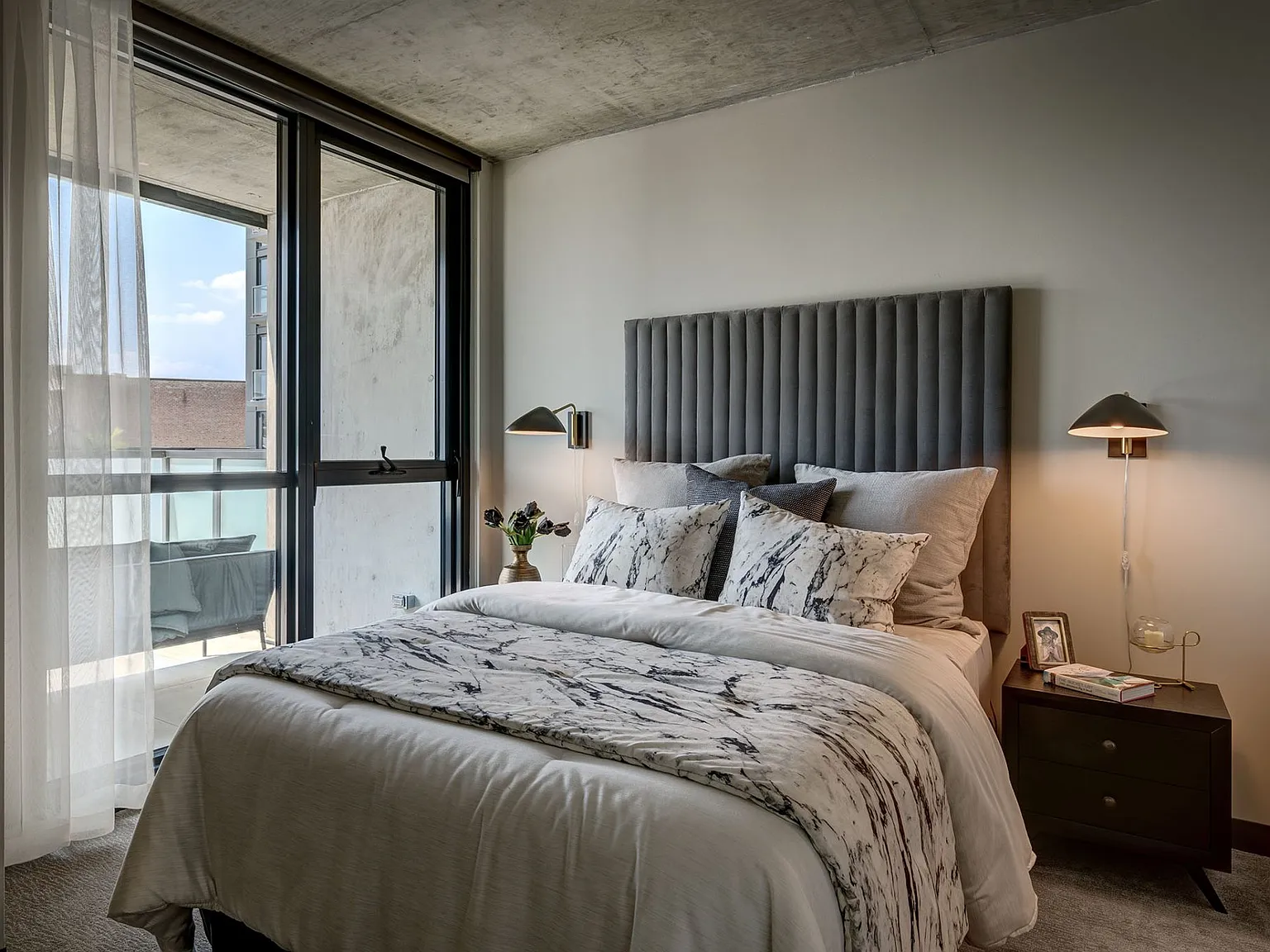 1 bed, 691 sqft, $2,895 — Photo 4