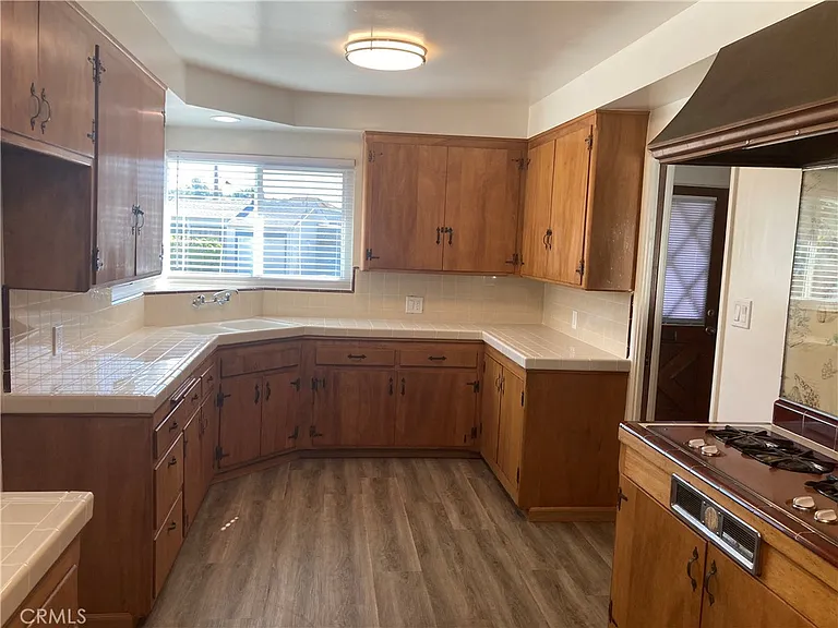 2308 S Fremont Ave — Photo 6