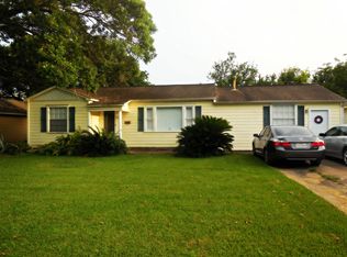 816 Breezy Ln, Wharton, TX 77488