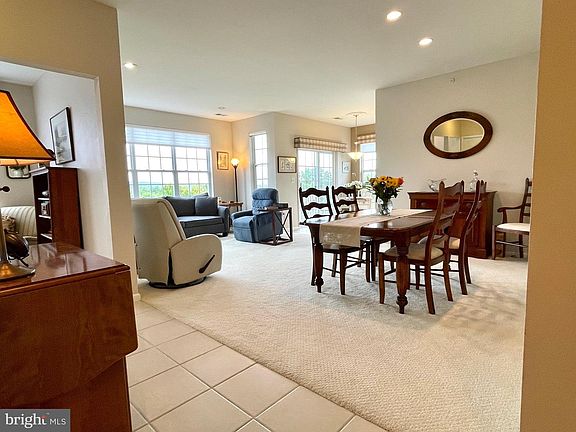 2nd image of 4407 Knox Ct #4407