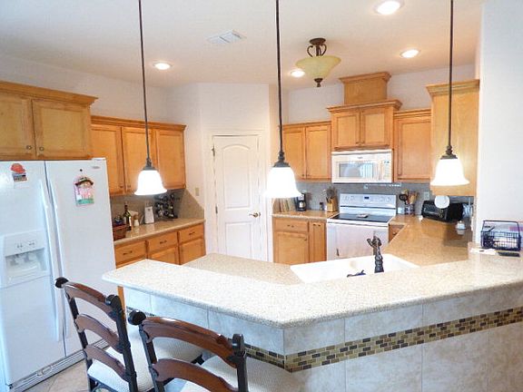 5th image of 3601 Clubhouse Dr