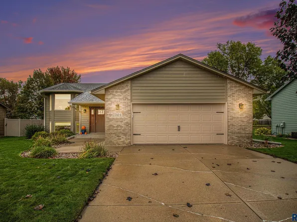 7404 W Strabane St, Sioux Falls, SD 57106
