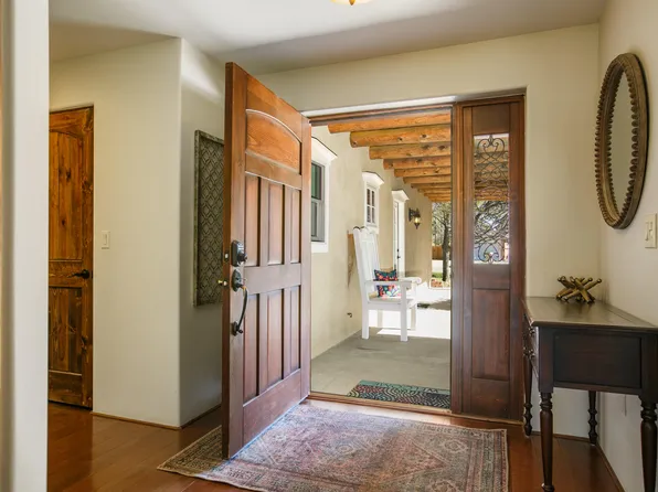 912 Western Meadows Ct NW, Albuquerque, NM 87114