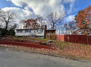 86 Comet Rd, Methuen, MA 01844