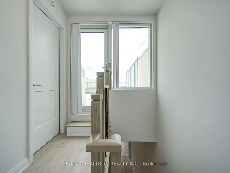 1050 Portage Pkwy #Townhouse 33 — Photo 38