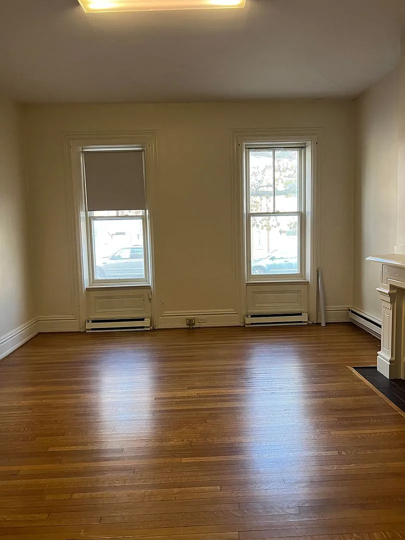 150 W Louther St — Photo 2