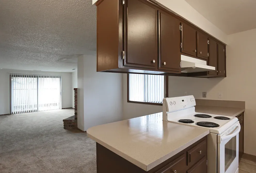 3 bed, 1100 sqft, $1,850 — Photo 3