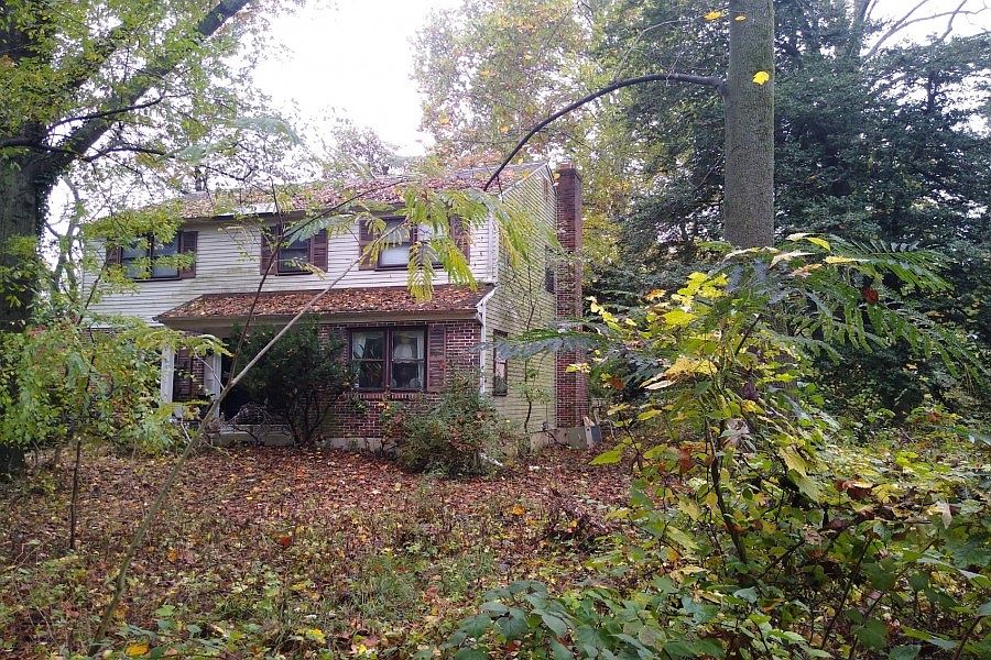 1st image of 602 Crum Creek Rd