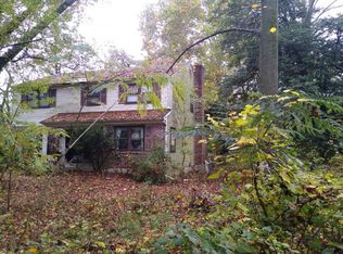 602 Crum Creek Rd, Broomall, PA 19008