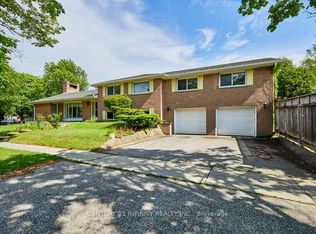 1 Goodland Gate, Toronto, ON M1S 1V4