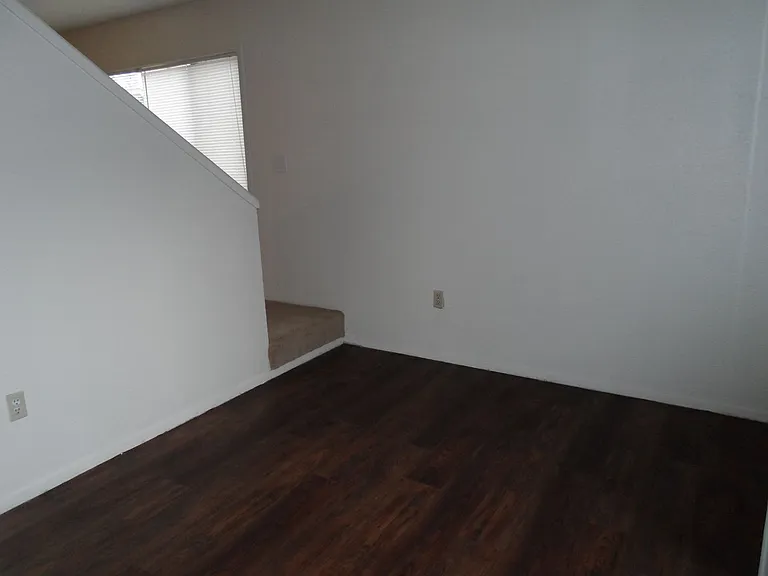 1400D Holleman Dr — Photo 13