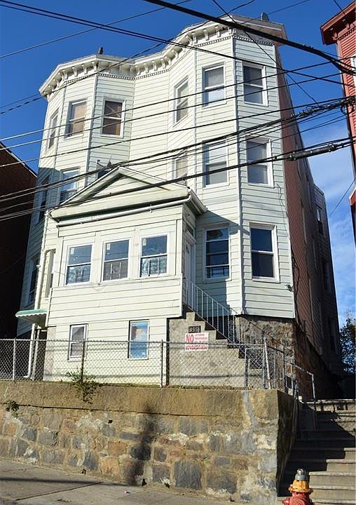 1st image of 359 Walnut St
