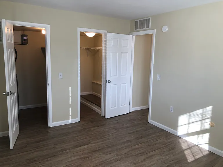 50 Corning Blvd — Photo 8