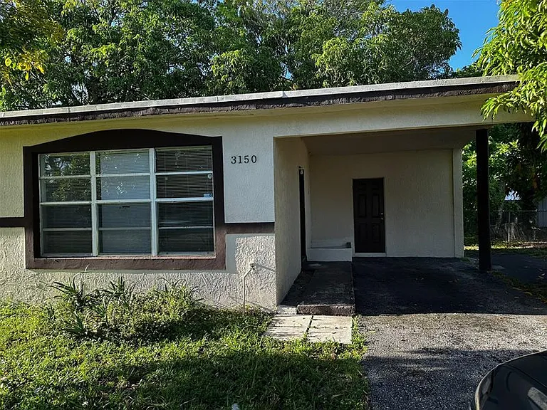 3150 NW 3rd St — Photo 2