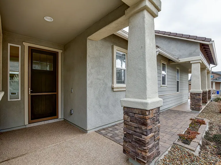 1499 Varsity Dr — Photo 3