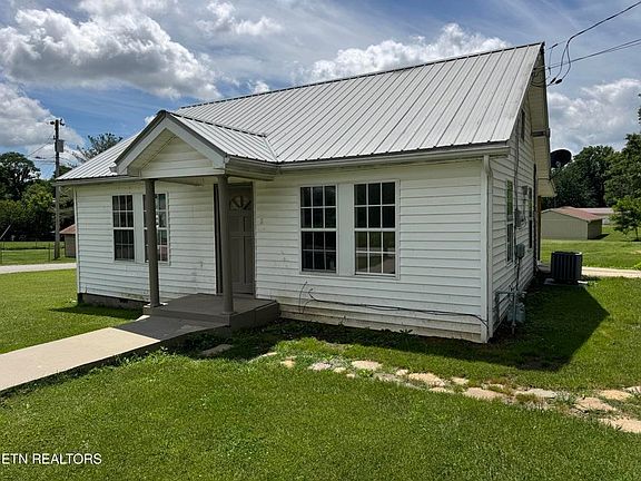 3rd image of 1028 Frank Campbell Rd