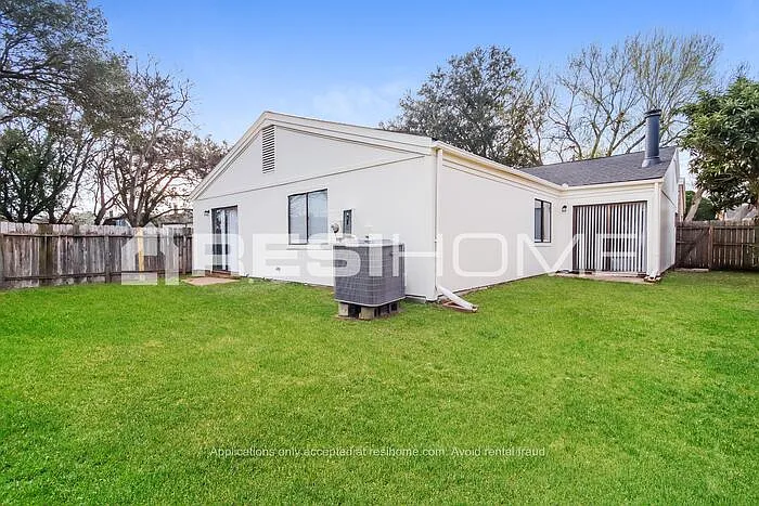 6330 Dellfern Dr — Photo 15