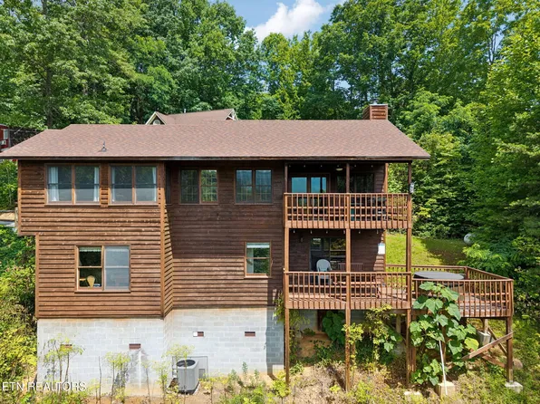 860 Heiden Dr, Gatlinburg, TN 37738