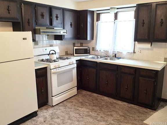 3rd image of 166 Fairgreen Dr