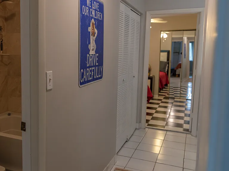 303 City View Dr — Photo 10