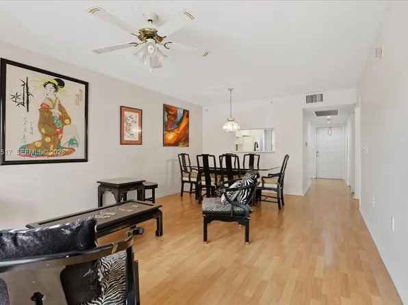 601 SW 142nd Ave APT 304Q, Pembroke Pines, FL 33027