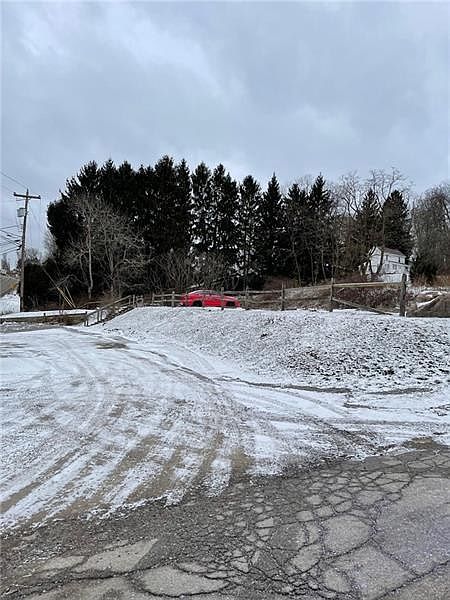 2nd image of 1225 Main St