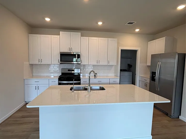 6816 Hart Oak Dr — Photo 8