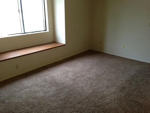 707 S Webster Ave — Photo 12