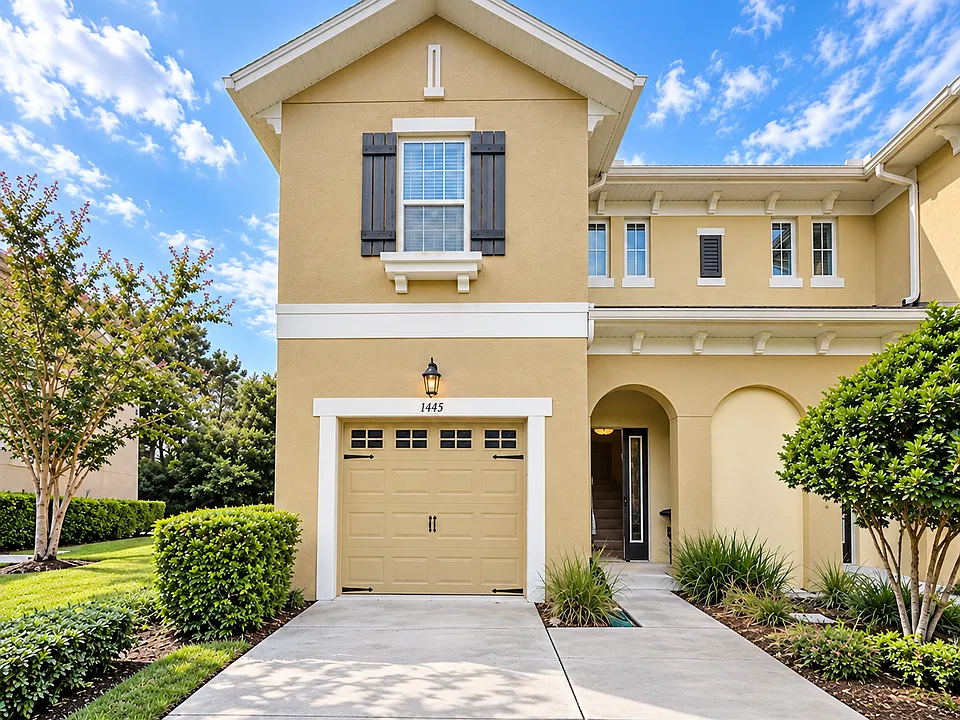 1445 Peterson Pl