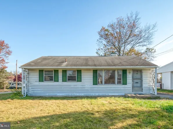 30 Essex Rd, Camp Hill, PA 17011