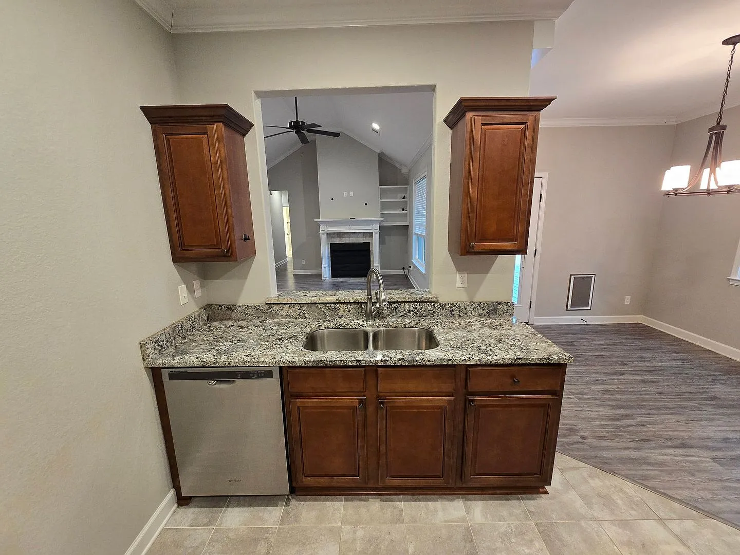 319 Windcrest Circle — Photo 4