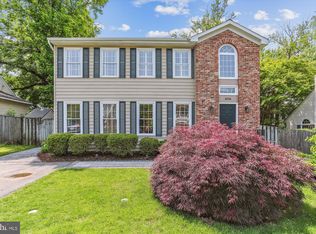 4536 Fairfield Dr, Bethesda, MD 20814