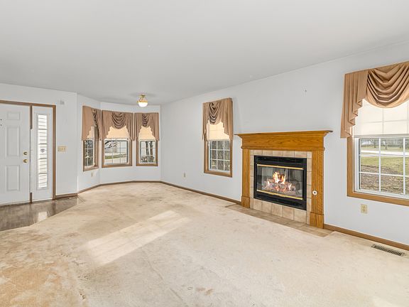 2nd image of 1653 Revere Ct