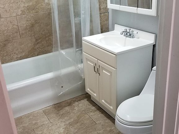 3rd image of 3721 W Giddings St #1R