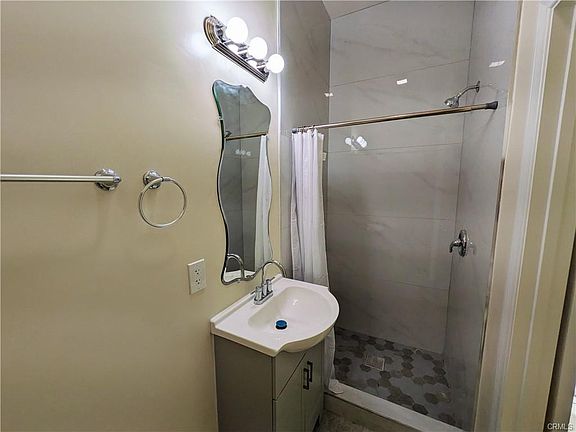 5th image of 1713 S Stoneman Ave #1/4
