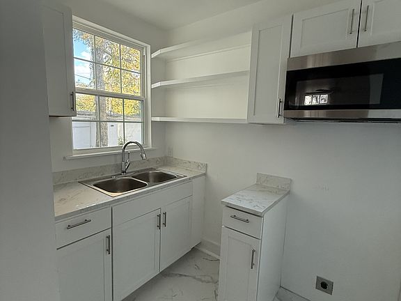 3rd image of 1737 Napoleon Ave #11314451