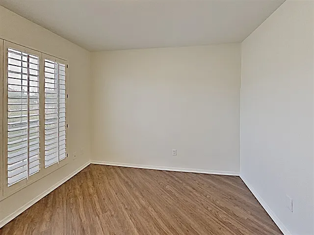 21182 N 62nd Ave — Photo 13