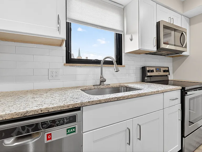 1678 Oakland Park Ave — Photo 17
