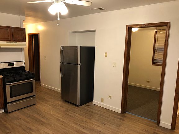 3rd image of 8346 S Mackinaw Ave Unit L