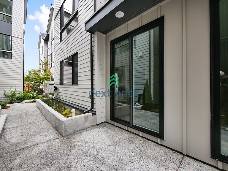 8037 Mary Ave NW #C — Photo 19