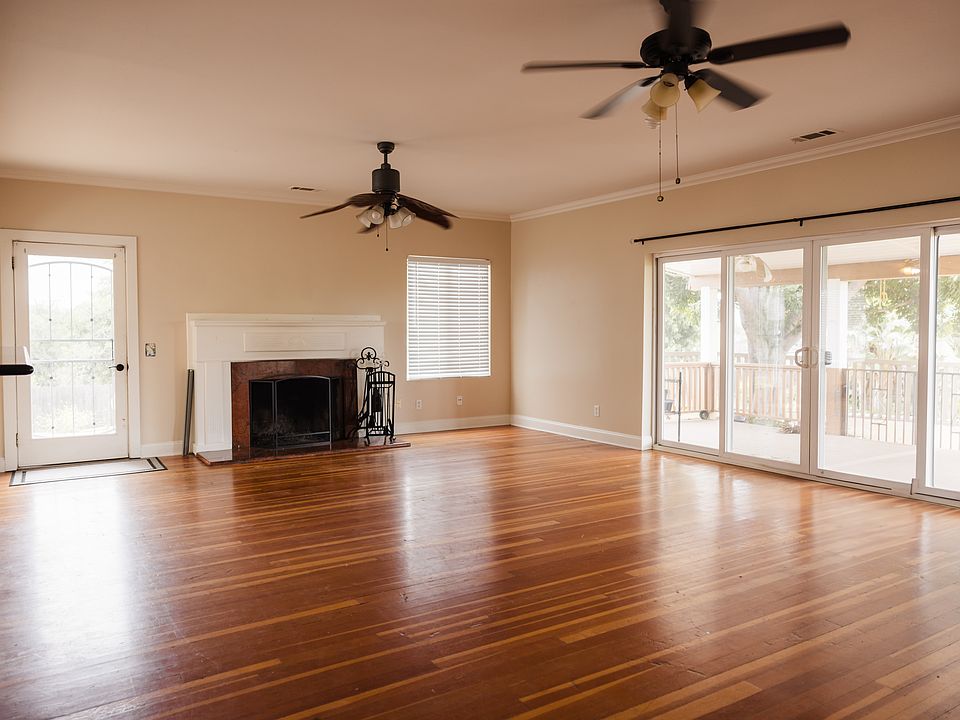 2nd image of 2438 Gum Tree Ln
