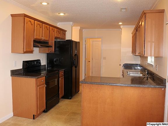 2nd image of 104 Greenlea Ln