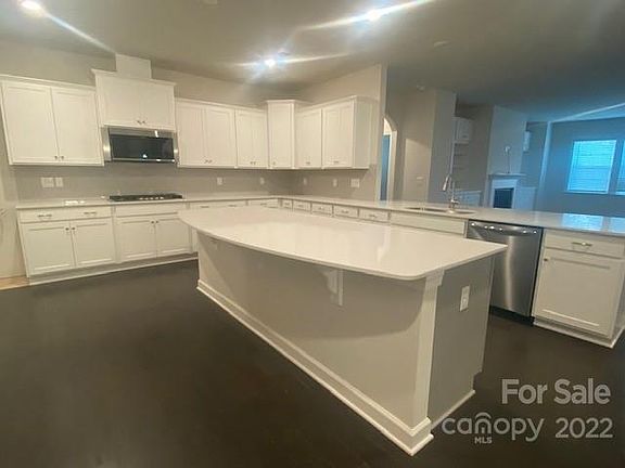 4th image of 22022 Finworthy Lane Nsu #45