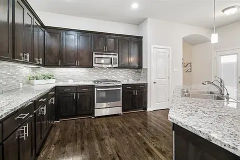 4 bed, 2671 sqft, $3,300 — Photo 4